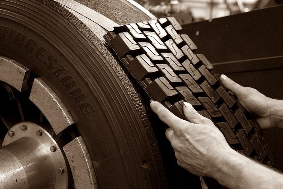 Retread tires